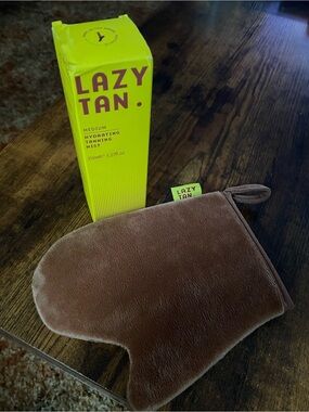 Lazy Tan Hydrating Tanning Mist with Brown Velvet Applicator Mitt